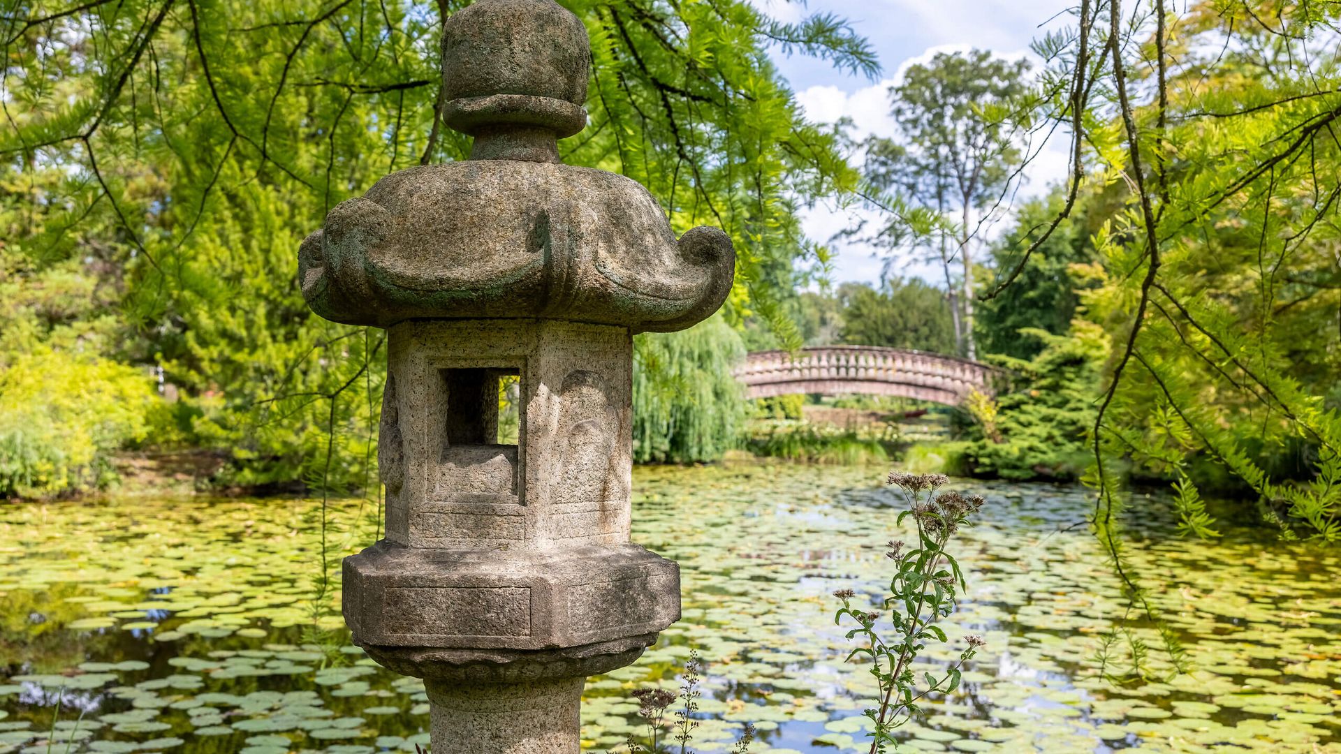 Gartenanlage vor Schloss Wolfsgarten in Langen