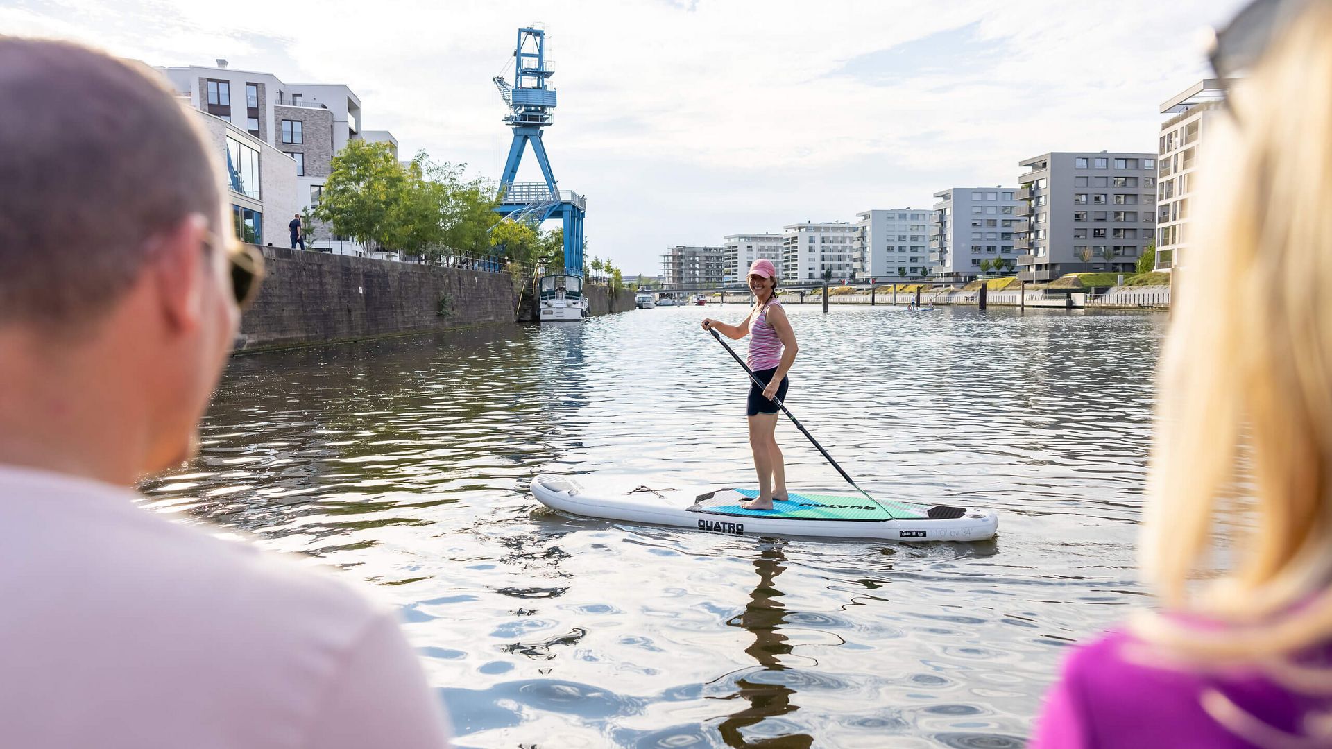 Stand-up-Paddling im Hafen Offenbach